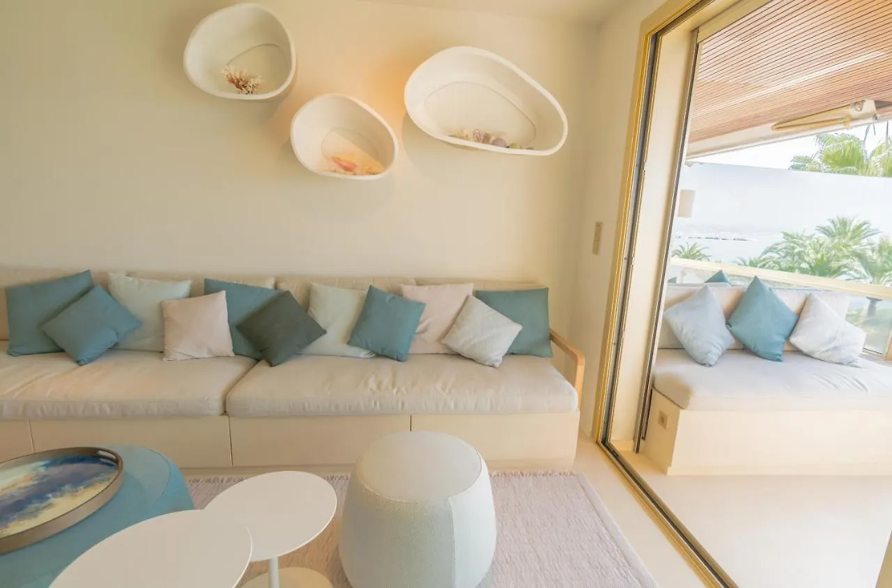 Blvd De La Croisette 82A, Cannes, La Reale